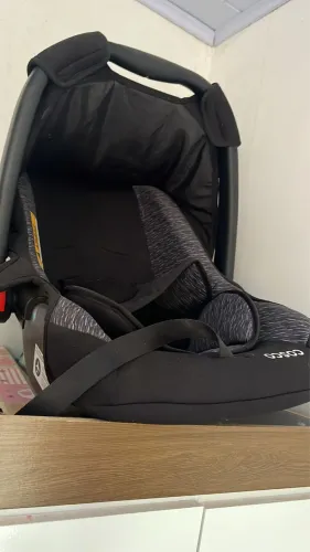 Bebê conforto e carrinho de bebê 