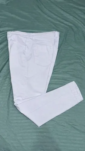 Calça jeans unissex branca 