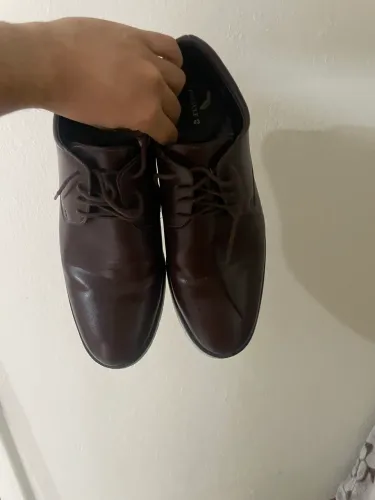VENDE-SE SAPATO SOCIAL NOVO