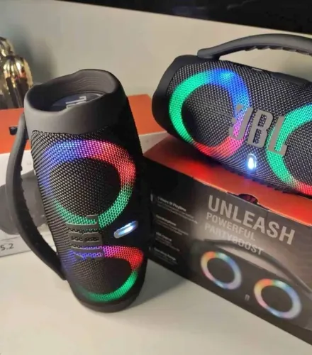 Caixa de Som BoomBox 3 mini 23cm Ac. cartões
