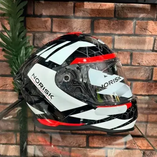 Capacete Norisk Strada 2 TAM 60 com óculos