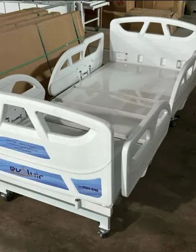 Cama hospitalar motorizada
