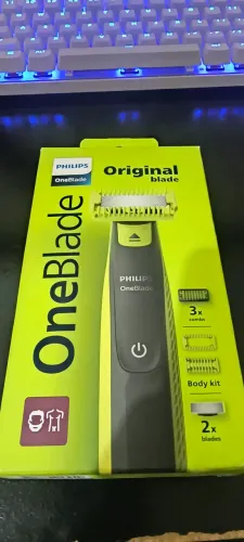 Barbeador Elétrico Philips OneBlade QP2620 Face&Body com Acessórios