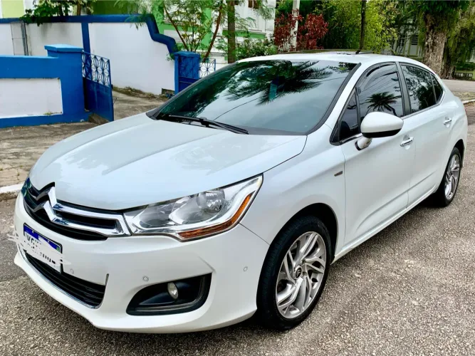 Citroen C4 Lounge Exclusive 1.6 Turbo Flex Aut. 2015