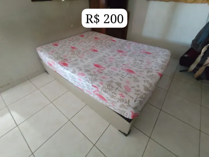 Vendo Cama Box com colchão mola