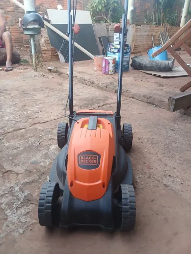 Cortador de grama elétrico