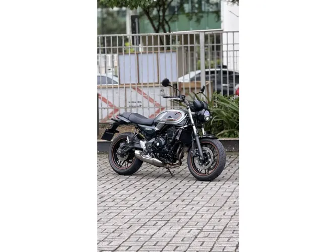 Kawasaki Z650rs 2023