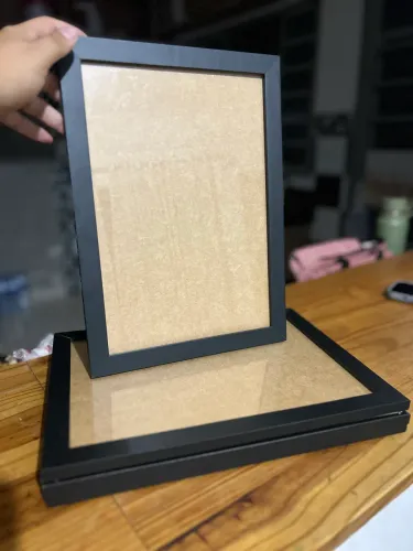 Moldura pronta tamanho A4 - as 4 molduras por R$50,00