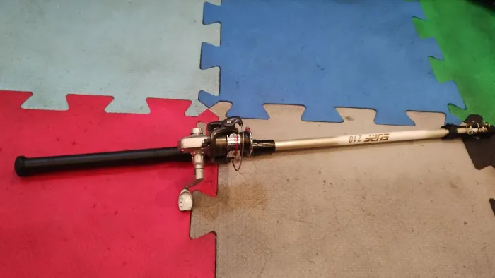 Vara de pesca SURF 2,10 com molinete