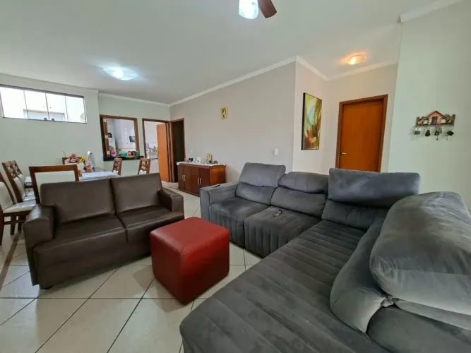 Casa com 3 quartos à venda, 325 m² por R$ 790.000 - Centro - Bauru/SP