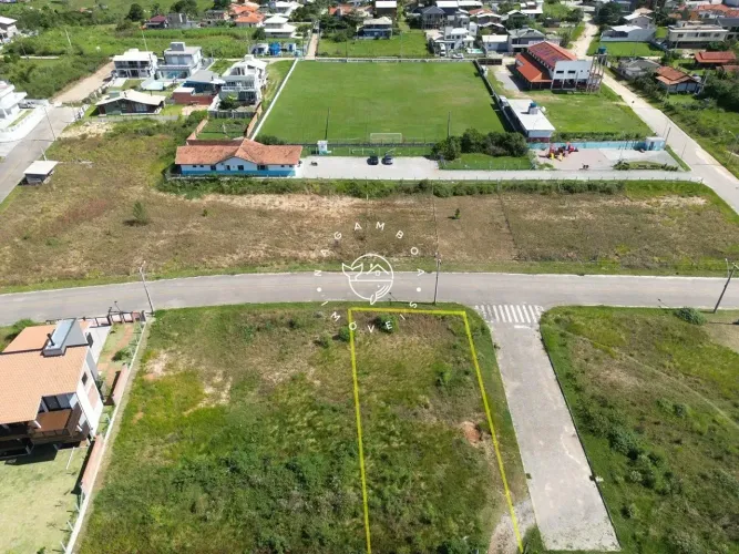 Excelente terreno de esquina à venda no Lot. Mares de Garopaba, Praia da Gamboa!