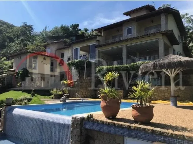 Casa a Venda em Ilhabela, Condomínio Fechado com Localização Privilegiada e Vista para o M