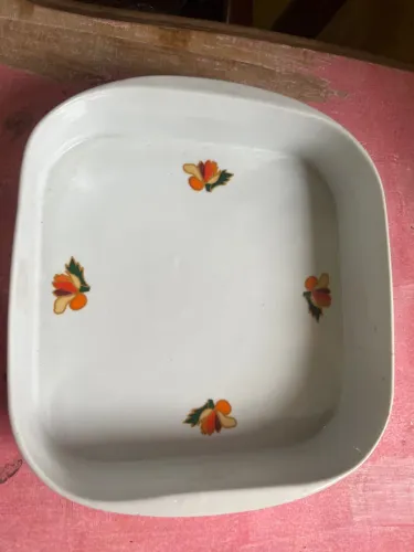 Colorama, fabricada pela Porcelana Real (muito popular nas décadas de 1970 e 1980),