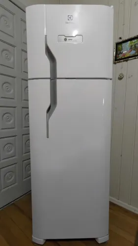 Geladeira Electrolux 310 litros