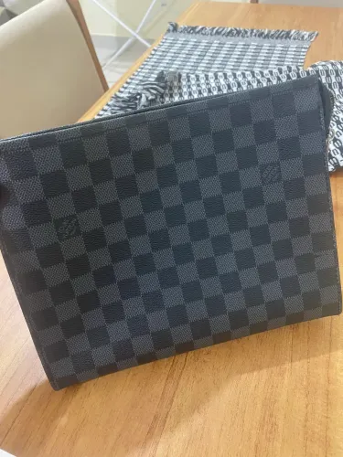 Necessaire Louis Vuitton