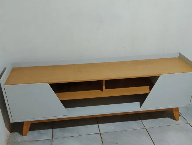 Rack para tv em ótimo estado madeira mogno