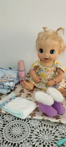 Baby alive Linda surpresa roxa 