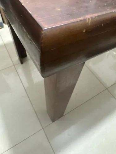 DESAPEGO - Mesa Grande de MDF Marrom