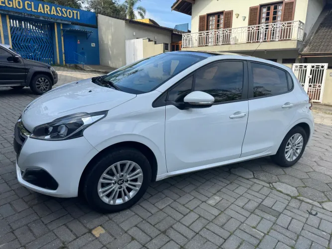 Peugeot 208 Allure 1.2 Flex 12V 5P Mec. 2018