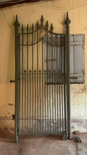 Vendo portão de ferro