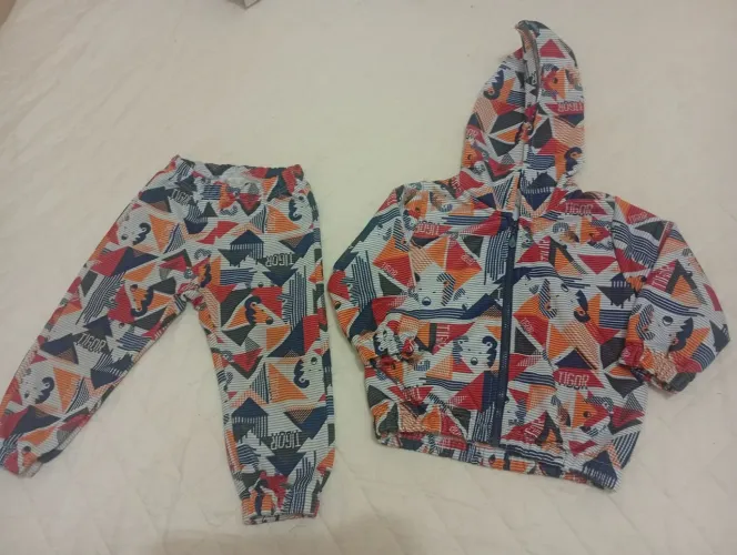 Conjunto tigor  (1.5 )serve 16 a 20 meses, e até 2 anos dependendo da criança! Perfeito
