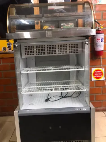 Vendo vitrine gelopar e estufa para salgados
