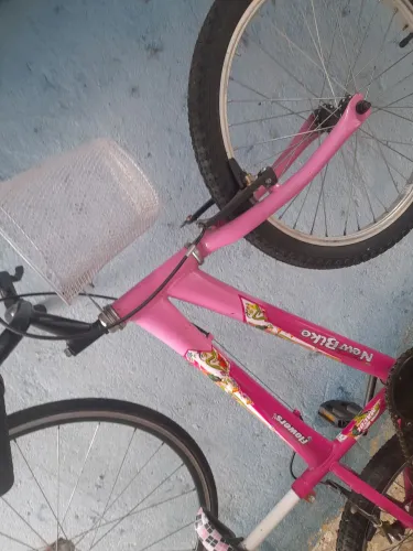 Bicicleta infantil aro 20 praticamente nova