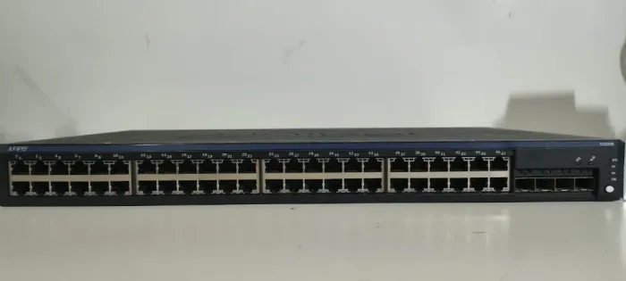 Switch Gerenciável Juniper EX2200-48T-4G - 48 Portas Gigabit + 4 SFP