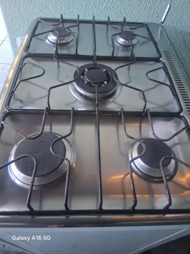 Vende- se um fogão de 5 bocas