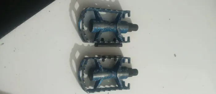 Pedal rosca grossa