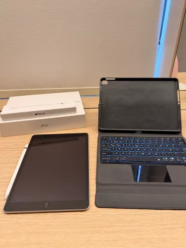 iPad 9ª geração 256GB + Apple Pencil + Teclado - Ótimo estado