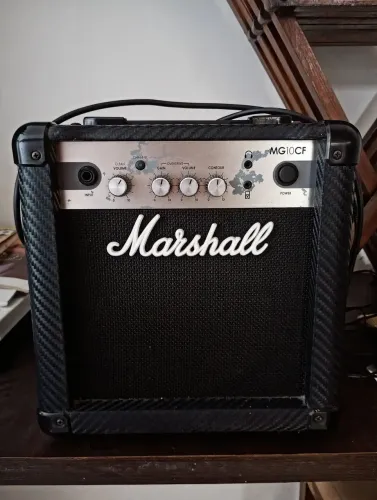 Amplificador Marshall MG10CF