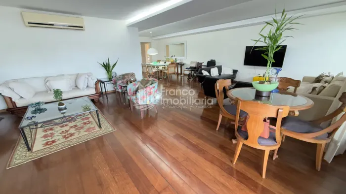 Apartamento para venda frente mar com 300 metros quadrados com 4 quartos quartos em Icaraí