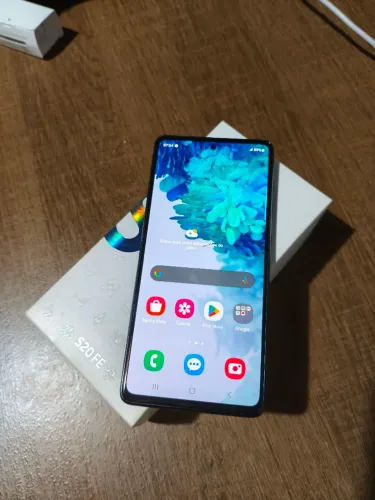 [VENDO] Samsung Galaxy S20 FE (Usado) - Ótimo Estado!