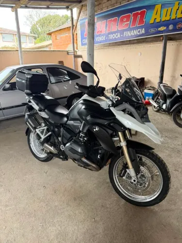 BMW 1200 CC em excelente estado de conservação 
