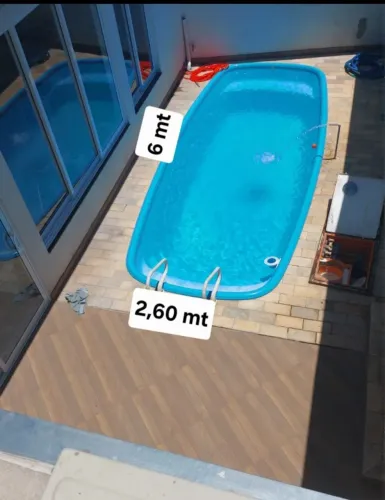 Piscina de fibra da marca Igui completa  a venda.  Preço especial. 