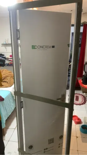 Porta Concrem 2,10 por 60, com fechadura, com a caixa de porta!!