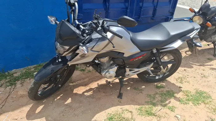Troco em outra moto quitada