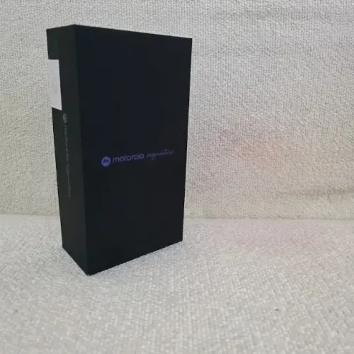 Smartphone Motorola Signature 5G 512GB 24GB RAM - PRETO