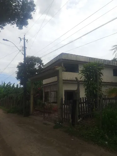 Sítio com 3 casas excelente a venda