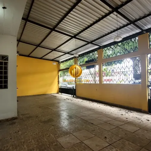 ALUGA-SE CASA SEMI MOBILIADA COM POÇO ARTESIANO NO DOM PEDRO