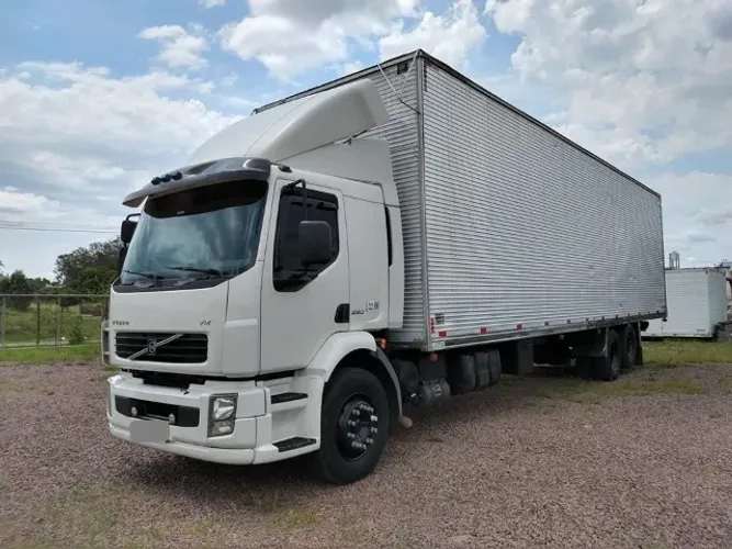 Volvo VM 260 bau seco 2010