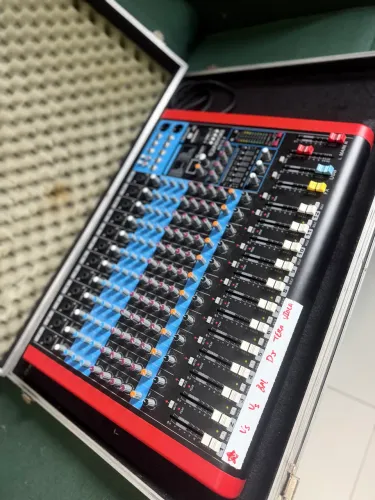Mesa de som Soundvoice 12.4