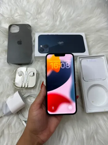 iPhone 13 128gb novo