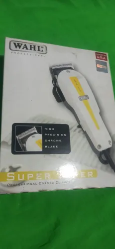 Maquininha de cortar cabelo Wahl super taper profissional 110v