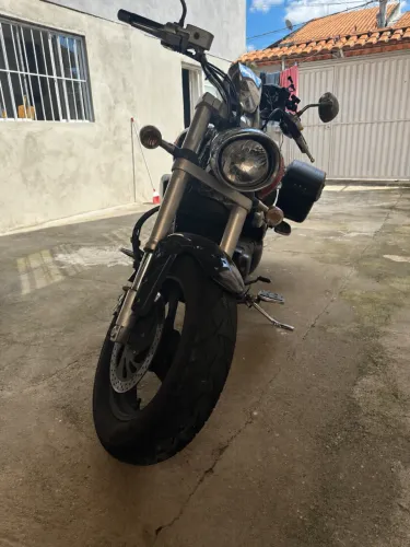 Suzuki Boulevard M800