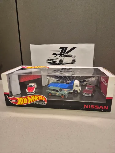 Hotwheels Premium Box Nissan 4 Miniaturas