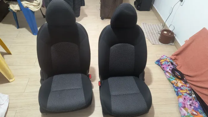 Bancos Nissan March 2018 - Sem trilhos