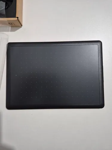 Mesa Digitalizadora Wacom One CTL-472 Completa na Caixa