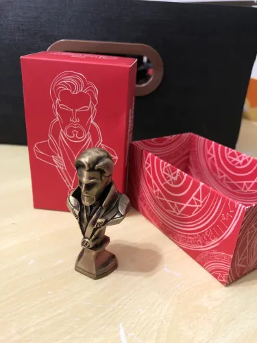 Busto de ferro Doctor Strange- Marvel- Original- Omeletebox 
